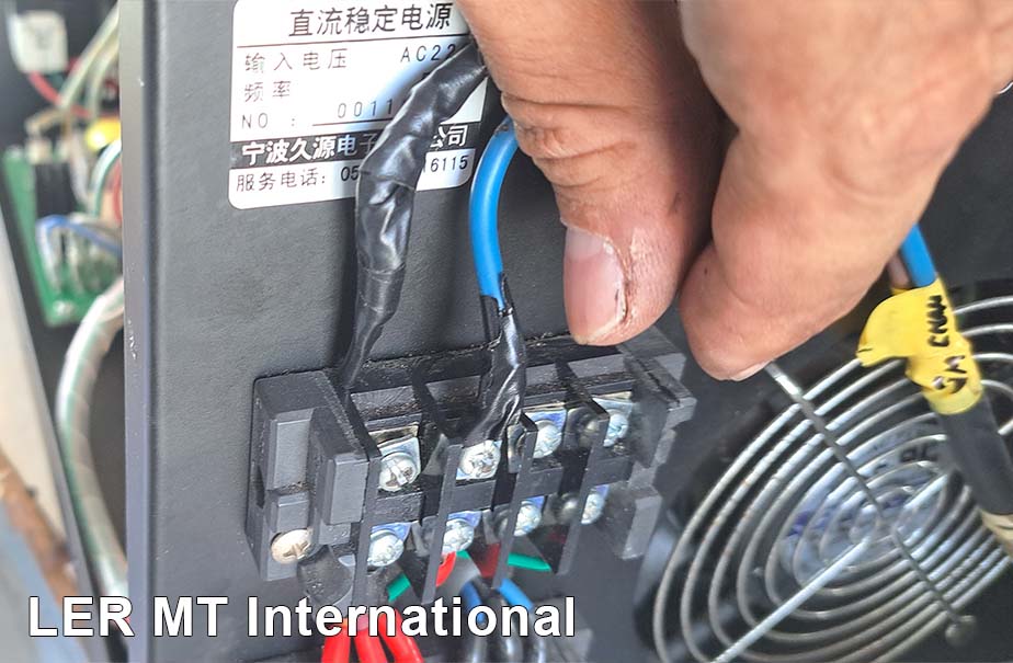 電瓶充電器檢修