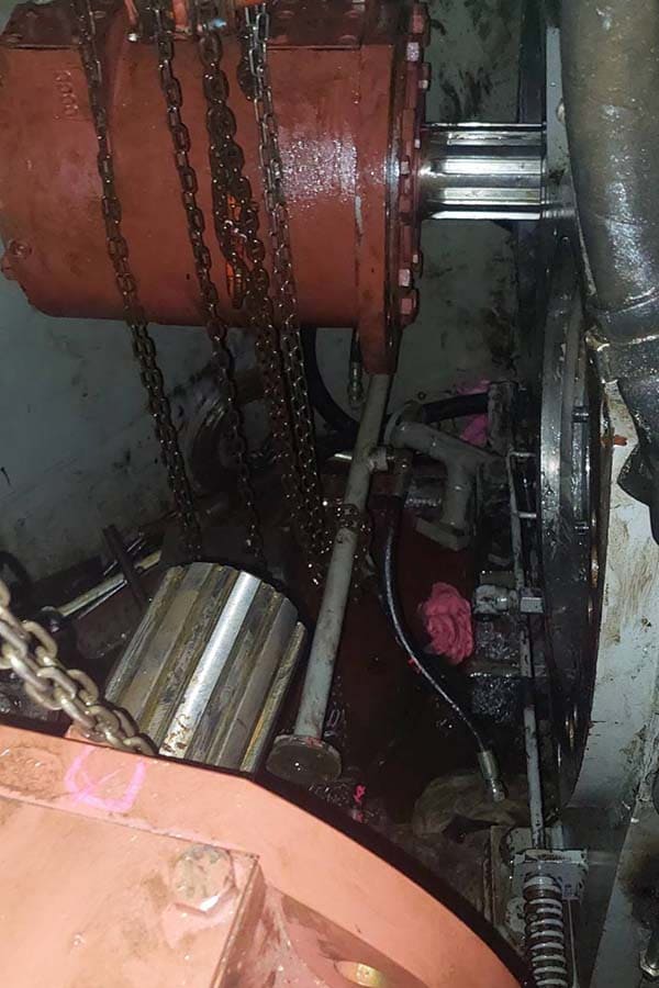 船舶起重機(吊桿)檢修